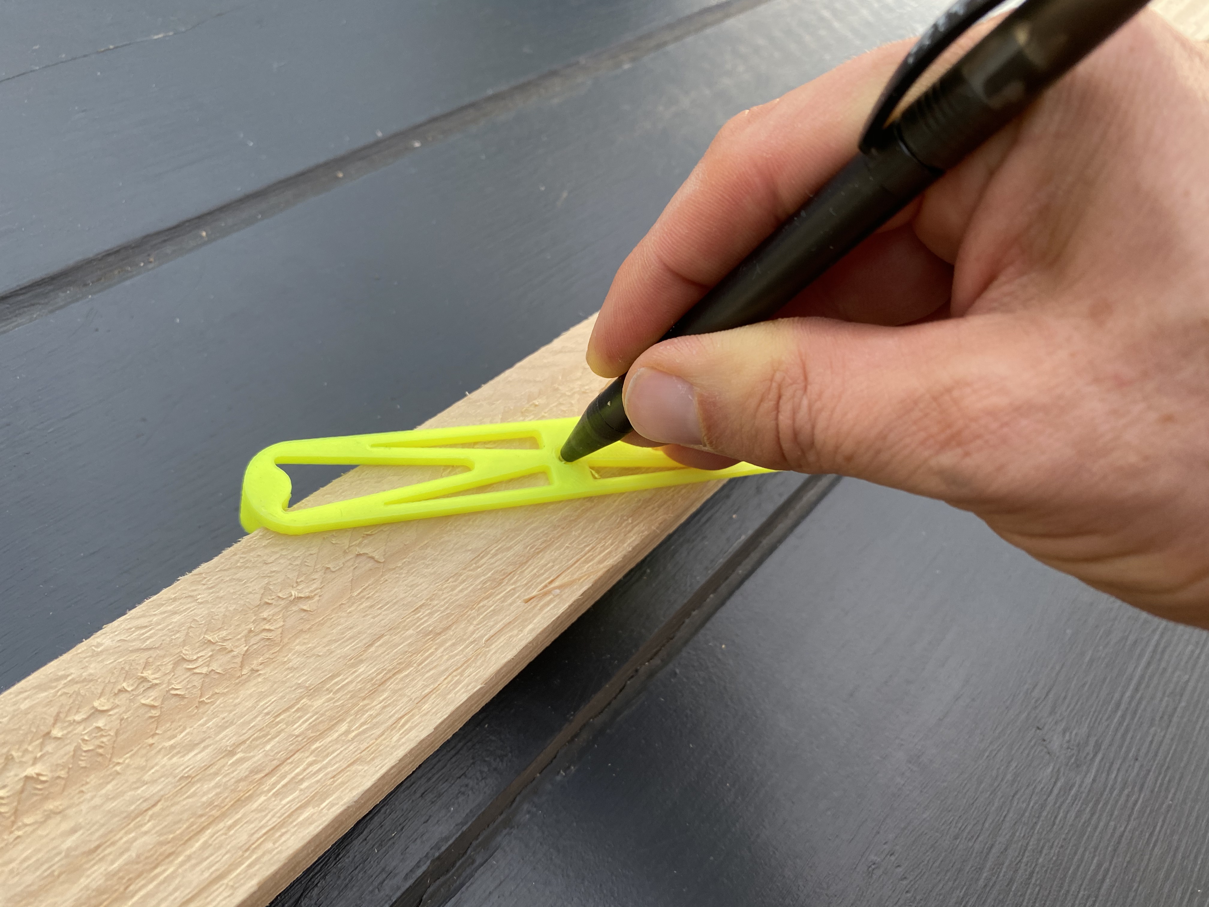 Mittenfinder für die Holzbearbeitung Mittelmesser Neon bis 10 cm für exakte Linien - Vorschau 3