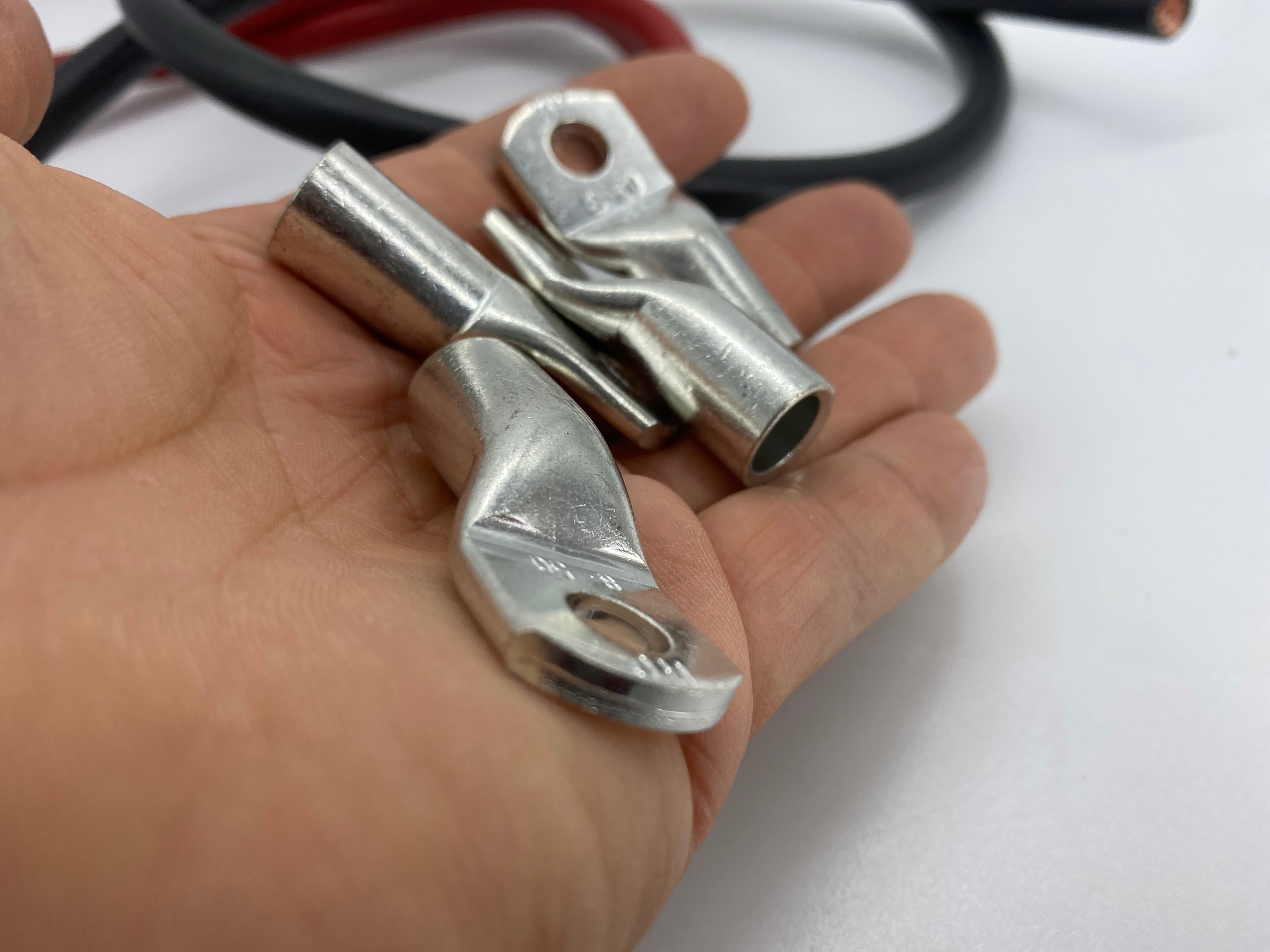 1m Batteriekabel Set 50mm2 4x M8 Kabelschuhe Rot Schwarz hohe Leistung langlebige Verarbeitung - Vorschau 4