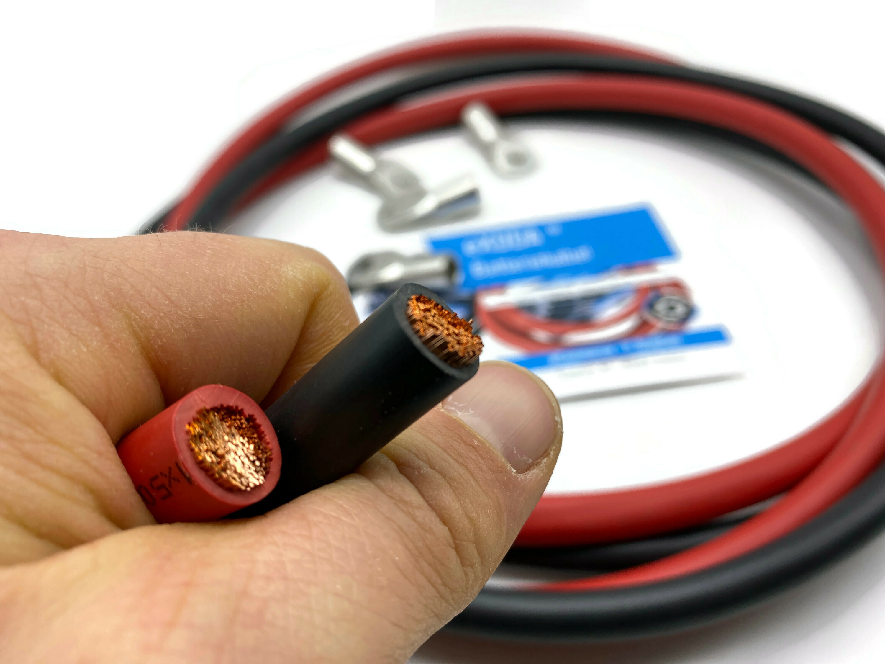 70mm2 Batteriekabel Set 2m Rot Schwarz 4x M8 Kabelschuh für zuverlässige Verbindungen - Vorschau 2
