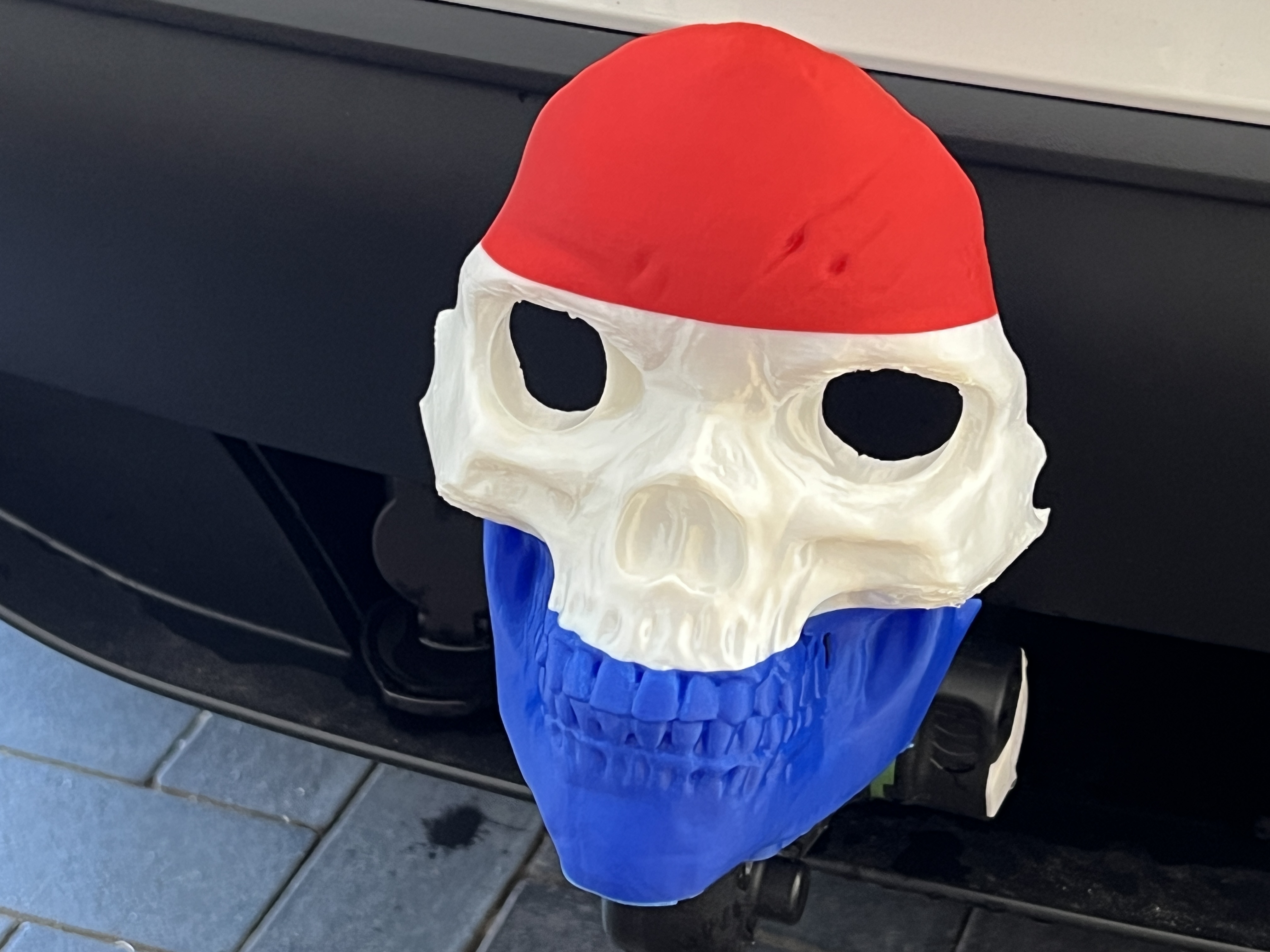 Kreativ Abdeckung für Anhängerkupplung Totenkopf Schwarz-Rot-Weiss aus Kunststoff - Vorschau 3