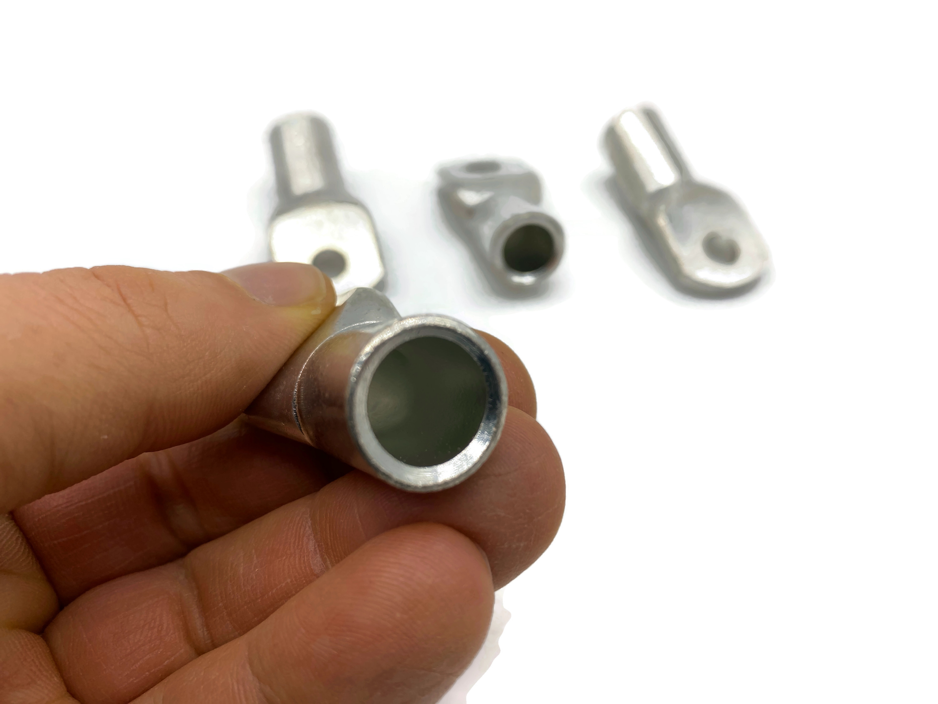 Kabelschuh 70mm² M8 4x für Batteriekabel geeignet für Kupferkabelgeflecht 9,4mm - Vorschau 2