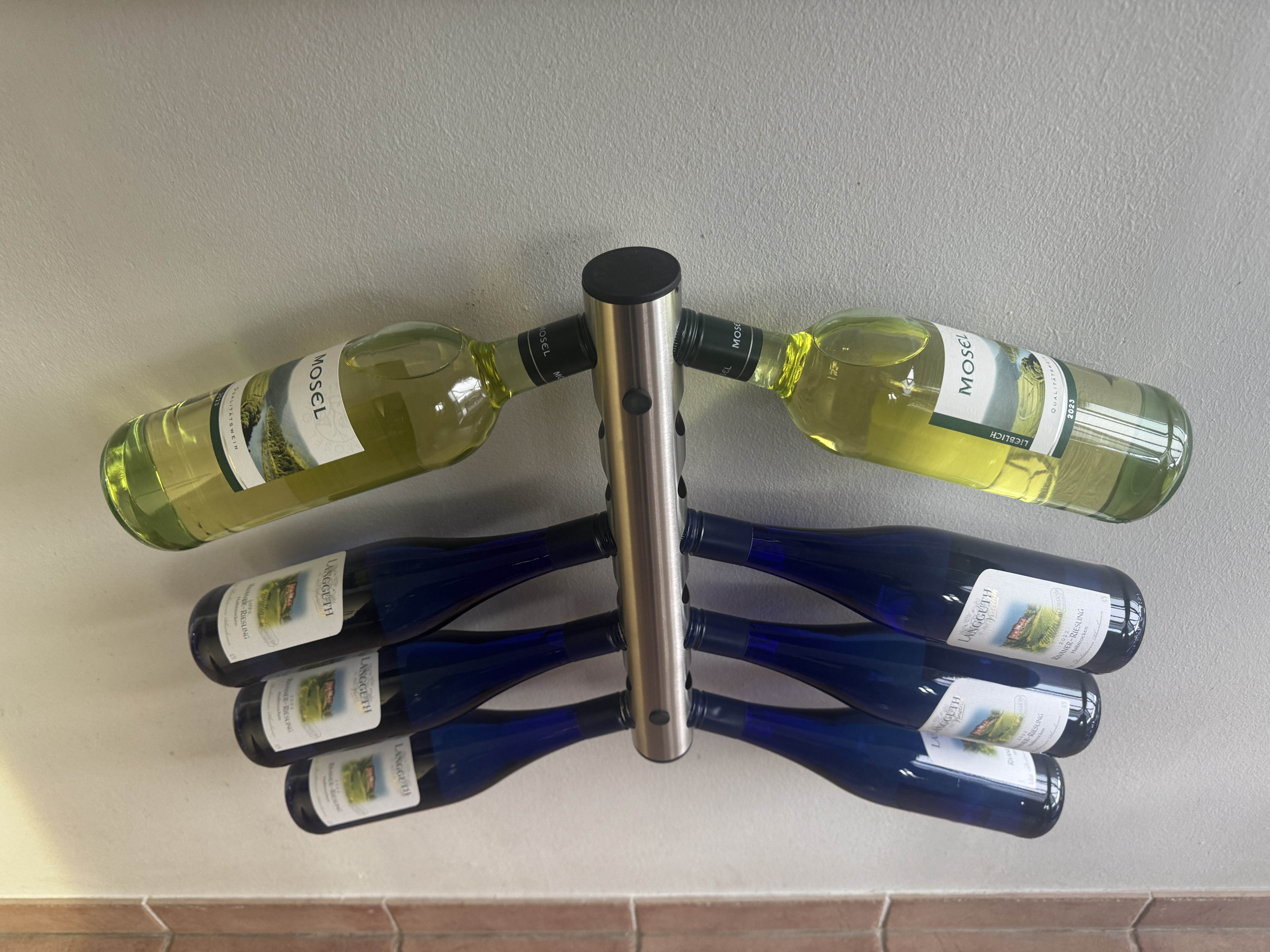 Weinregal Metall Wandmontage für bis zu 12 Flaschen aus Edelstahl in Schwarz oder Grau - Vorschau 3