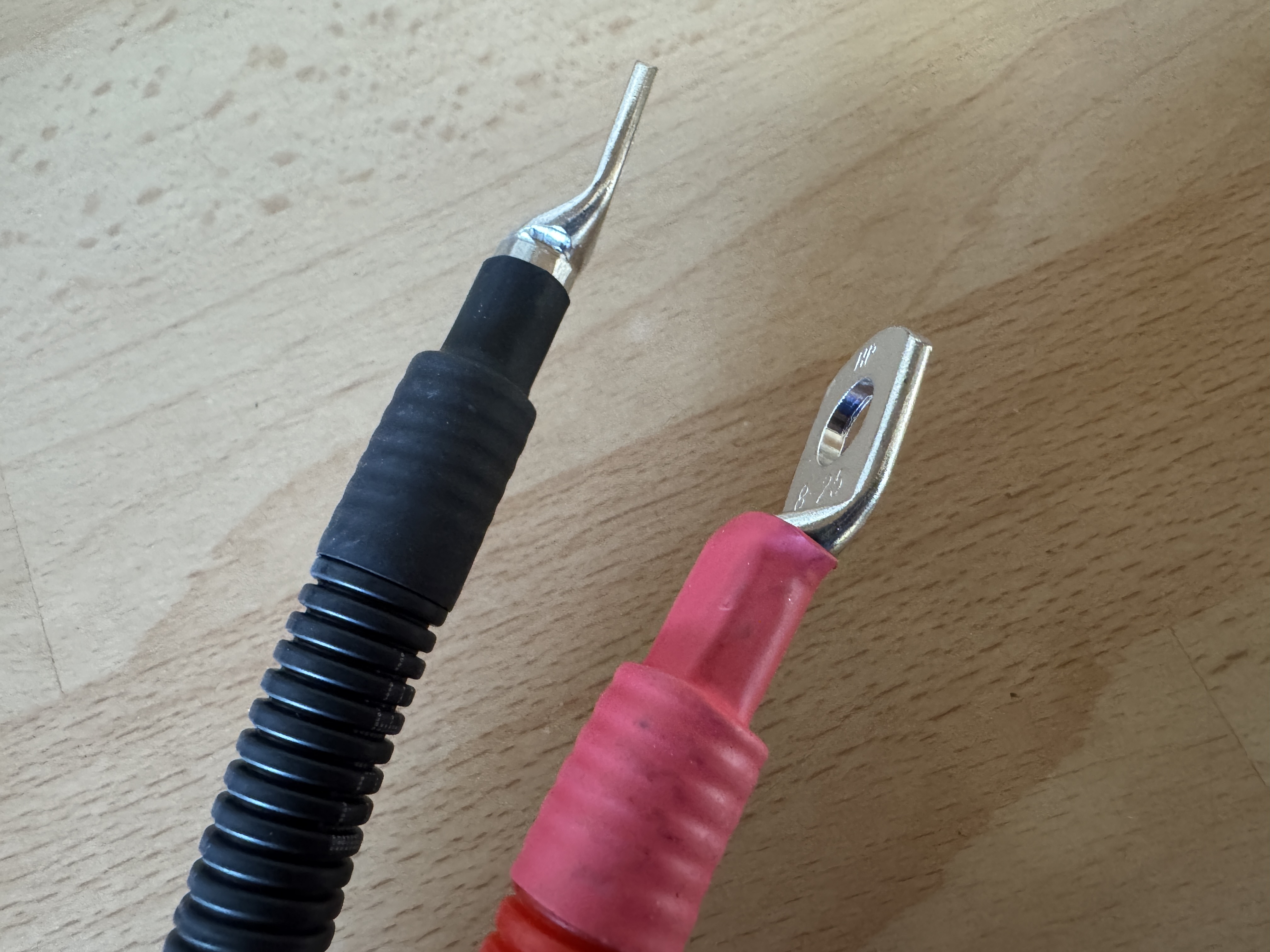 Batteriekabel Set 25 mm² 75cm mit M8 Kabelschuhen Rot Schwarz Wellrohr - Vorschau 6