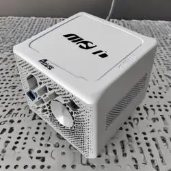 MiniPC MSI Cubi NUC 1M Potenza e porte in prova