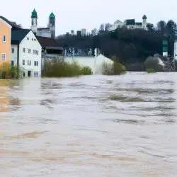 Flood protection in Passau City fights against floods.