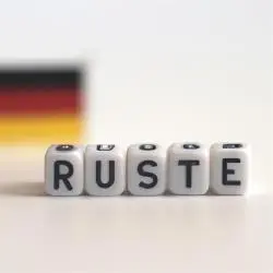 Spanien besiegt Deutschland 2-1. Tore: Torres, Fabregas. Spannendes Spiel!