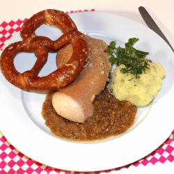 Bayrischer Leberkäs mit Sauerkraut und Brezelkruste - Ein deftiger Klassiker aus Bayern!