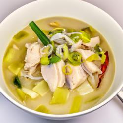 Tom Kha Gai - Una deliziosa zuppa di pollo tradizionale thailandese